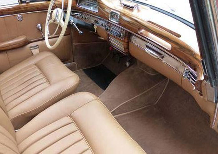 Mercedes 220S